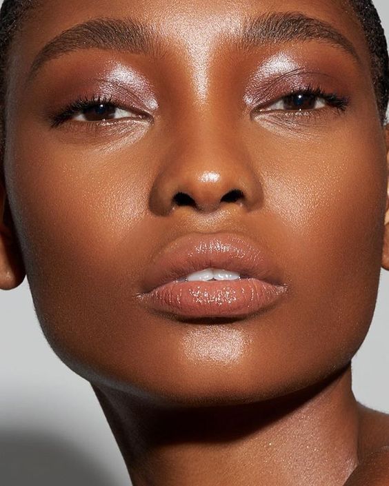 Maquiagem Simples: 60 ideias e poucos passos para treinar em casa pele negra com iluminador glow