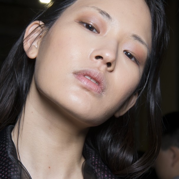 Maquiagem Simples: 60 ideias e poucos passos para treinar em casa com glossy eye