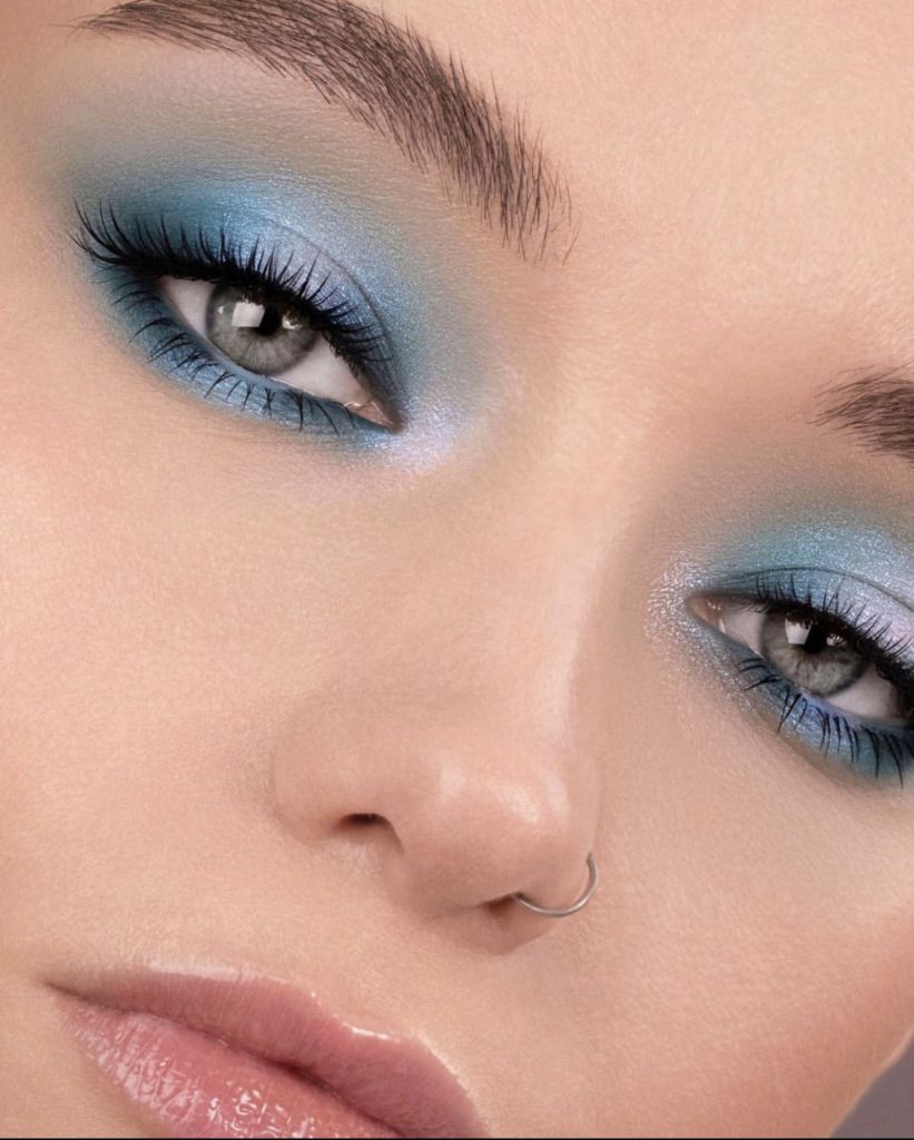 maquiagem azul bebê